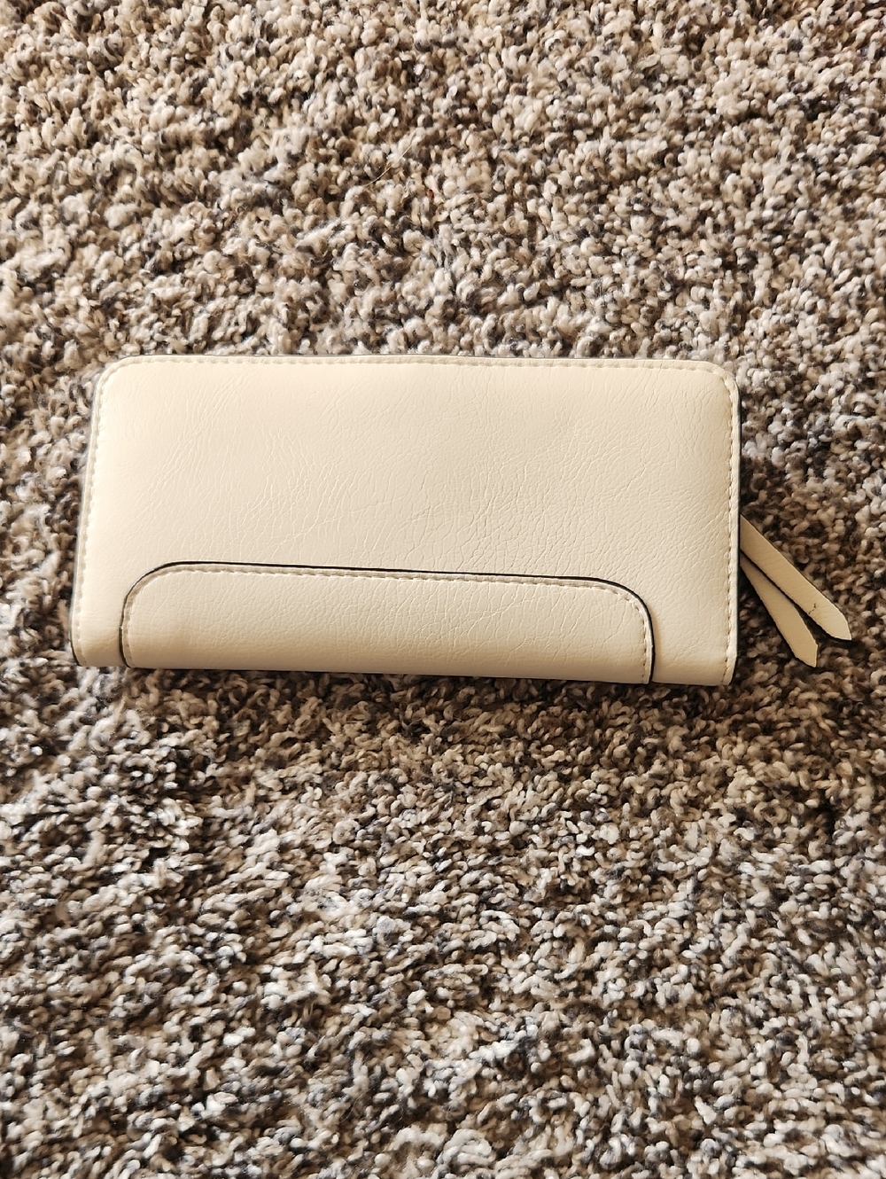 Women’s Cream Zip Wallet - Elegant Everyday Wallet